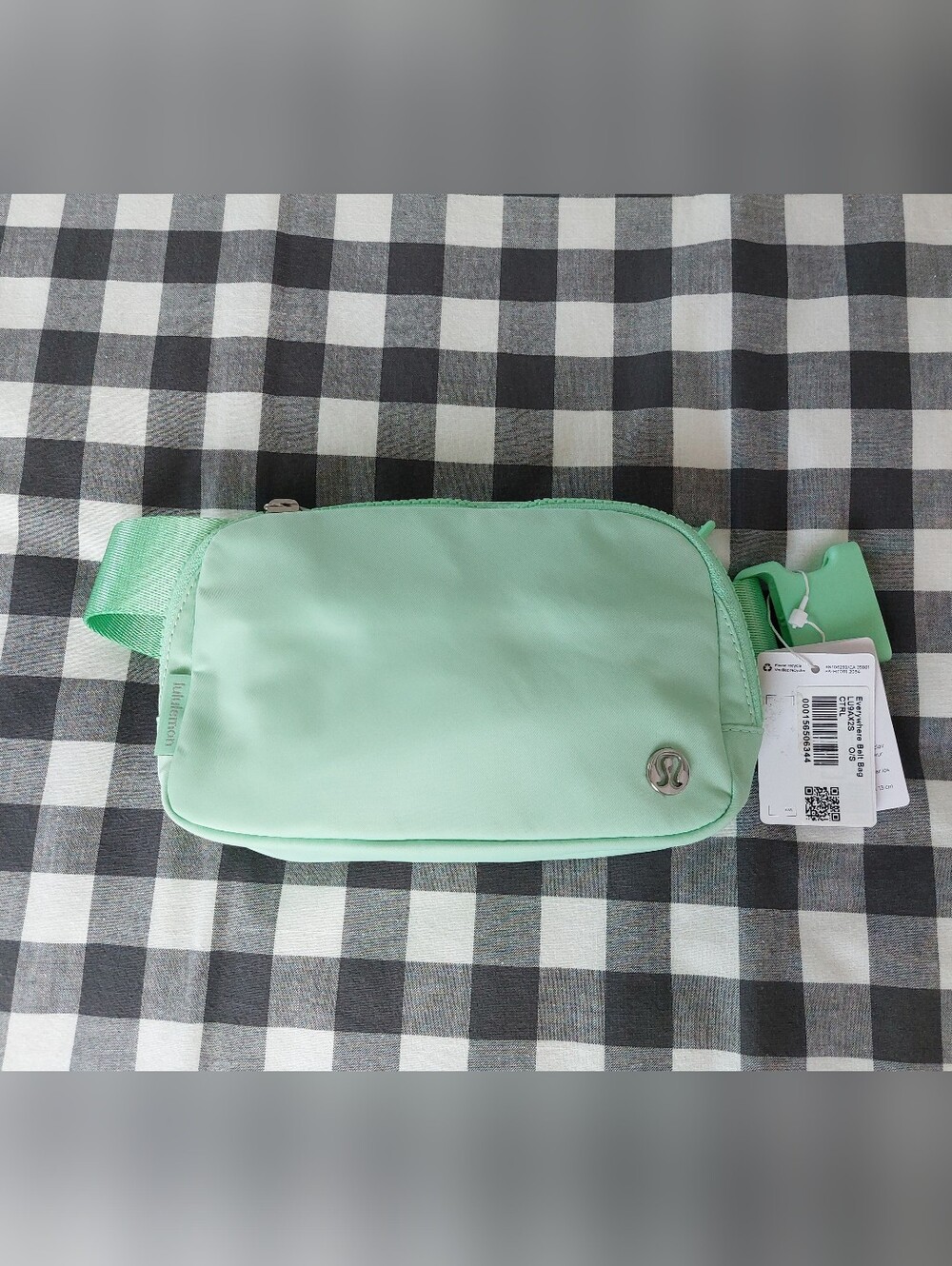 NWT Lululemon Everywhere Belt Bag 1 L Citra Lime